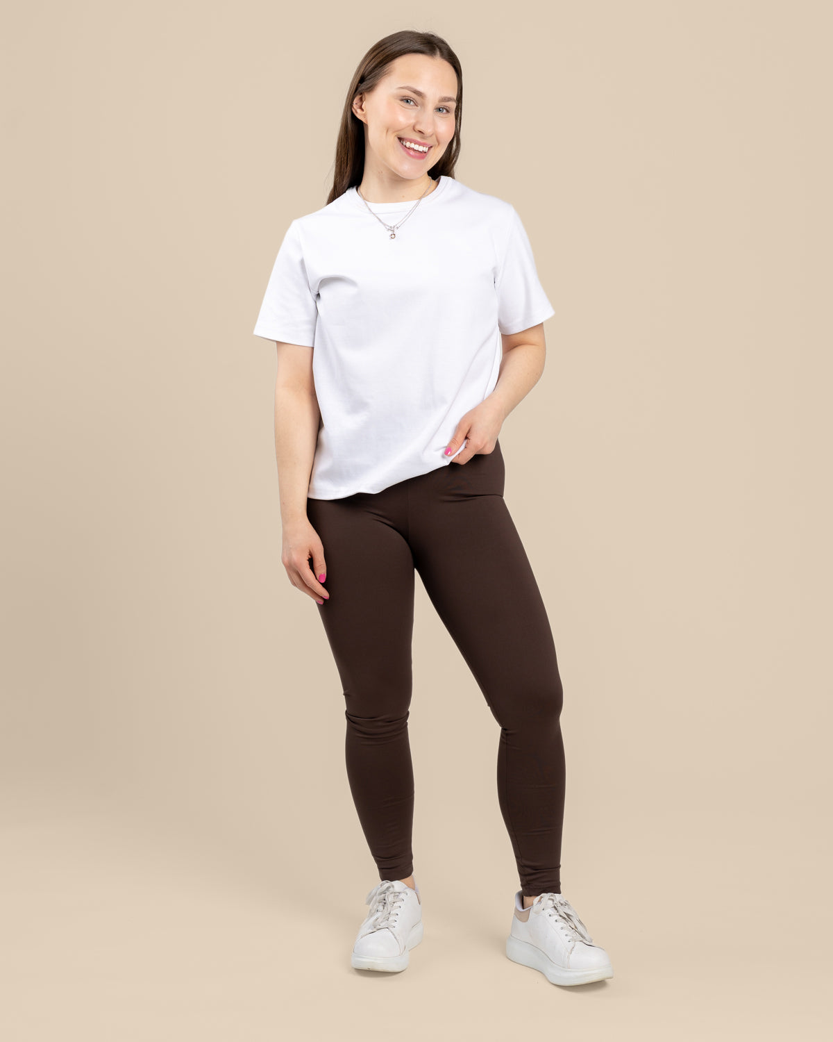 Lyhyet tummanruskeat leggingsit