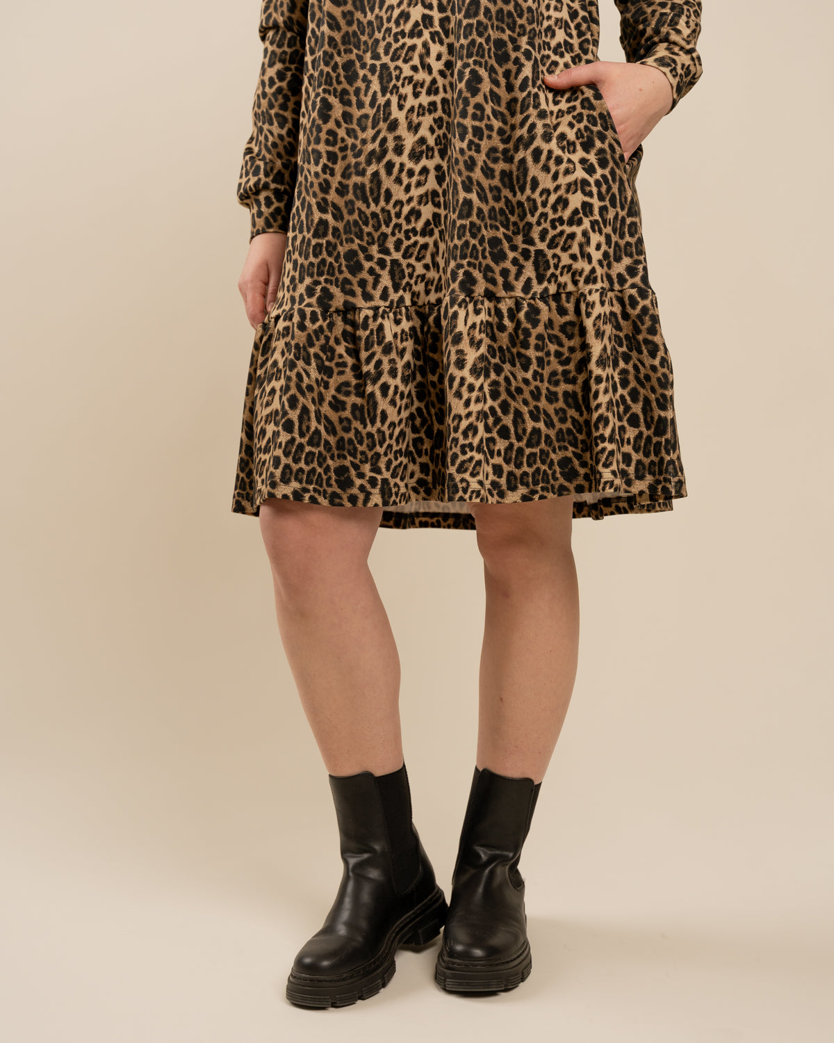 Lempi mekko, leopardi Toive
