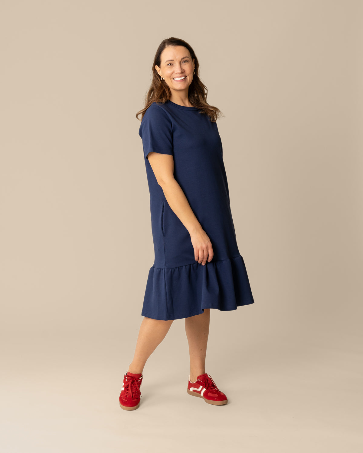 Poimuhelmainen mekko, meri