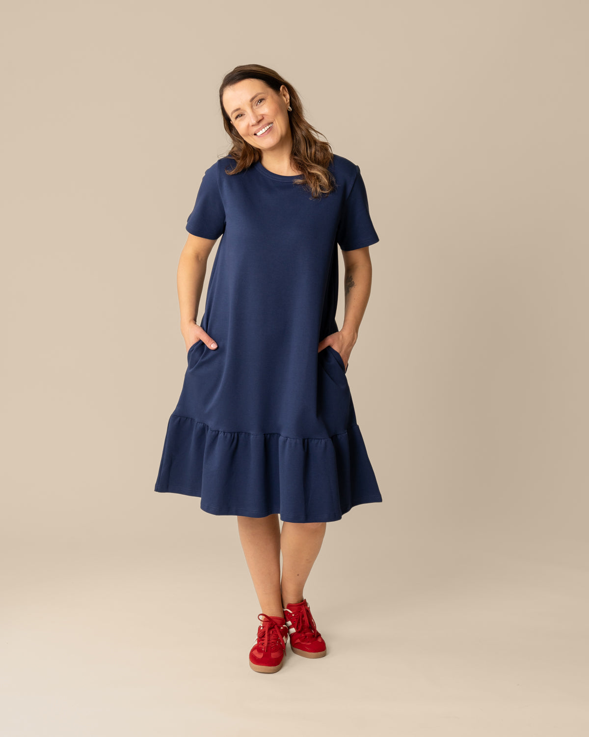 Poimuhelmainen mekko, meri